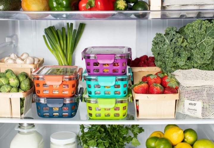 Food Storage - green and pink plastic container